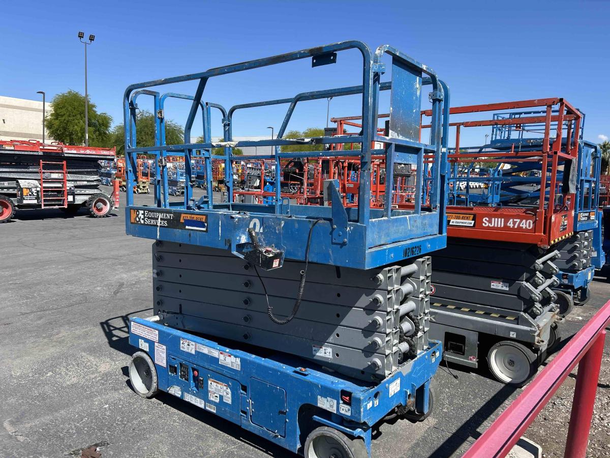 2017 Genie GS-4047