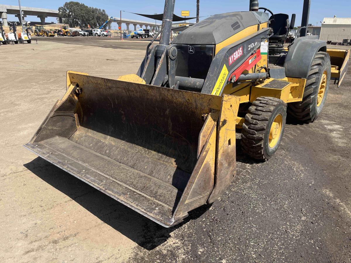 2018 John Deere 210LEP-8