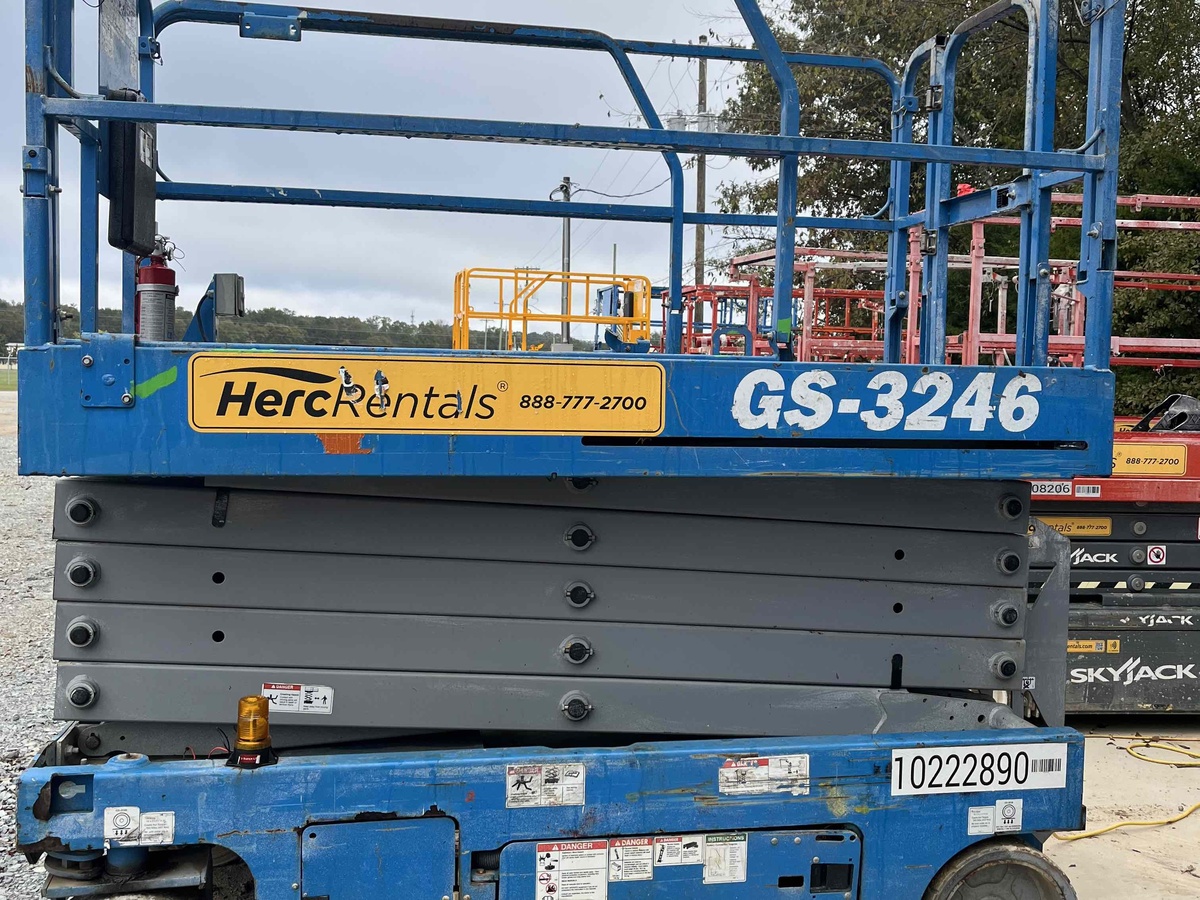 2017 Genie GS-3246-3