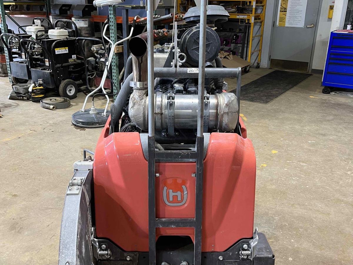 2021 Husqvarna FS7000-8