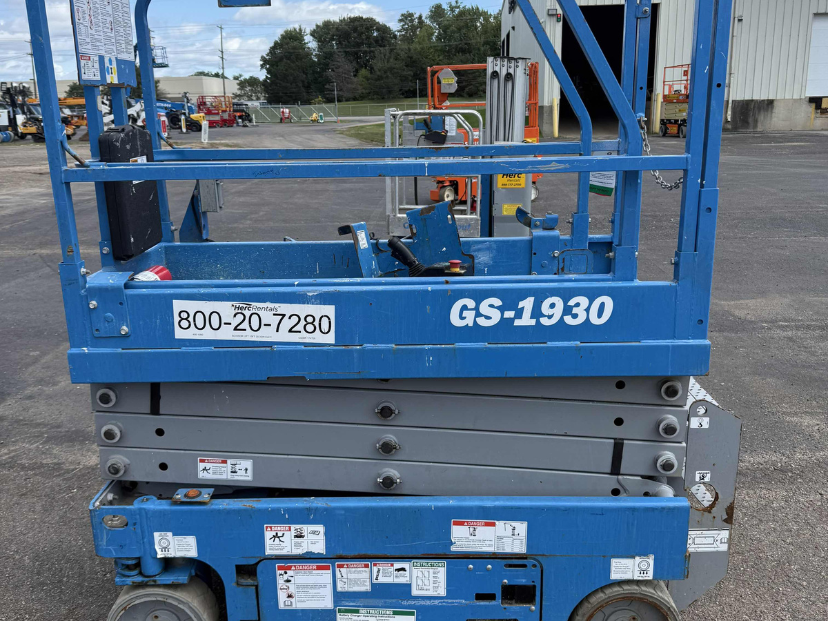 2018 Genie GS-1930