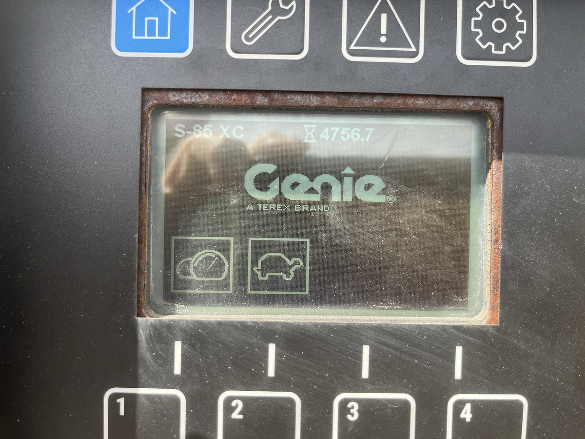 2018 Genie S-85-8
