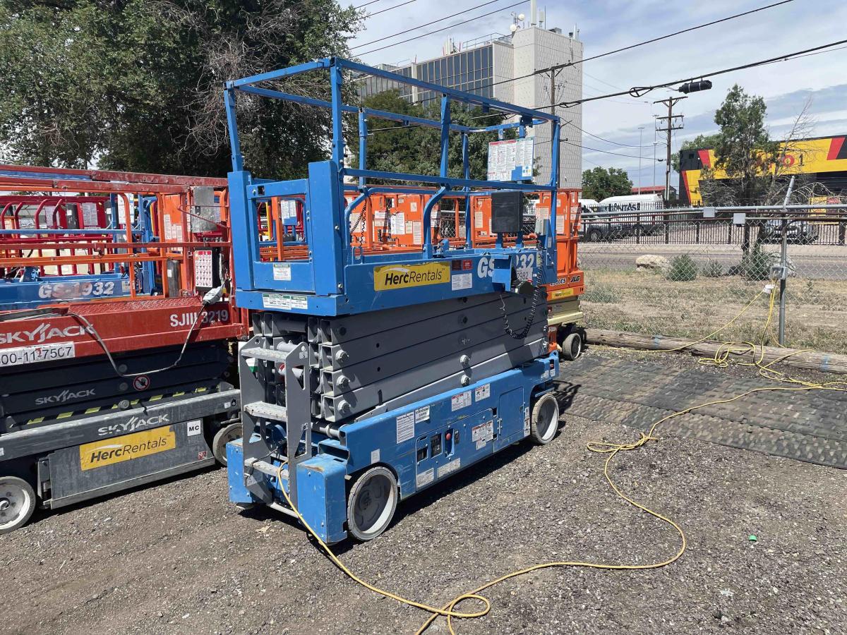 2018 Genie GS-3232