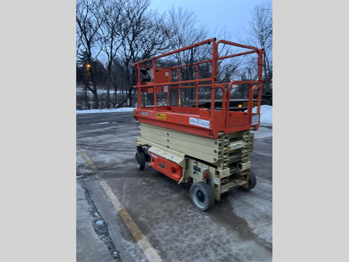 2018 JLG 3246ES