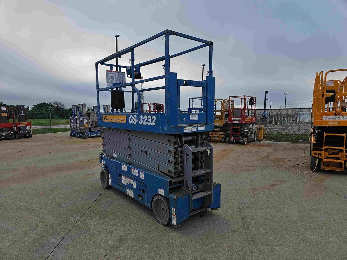 2018 Genie GS-3232-2