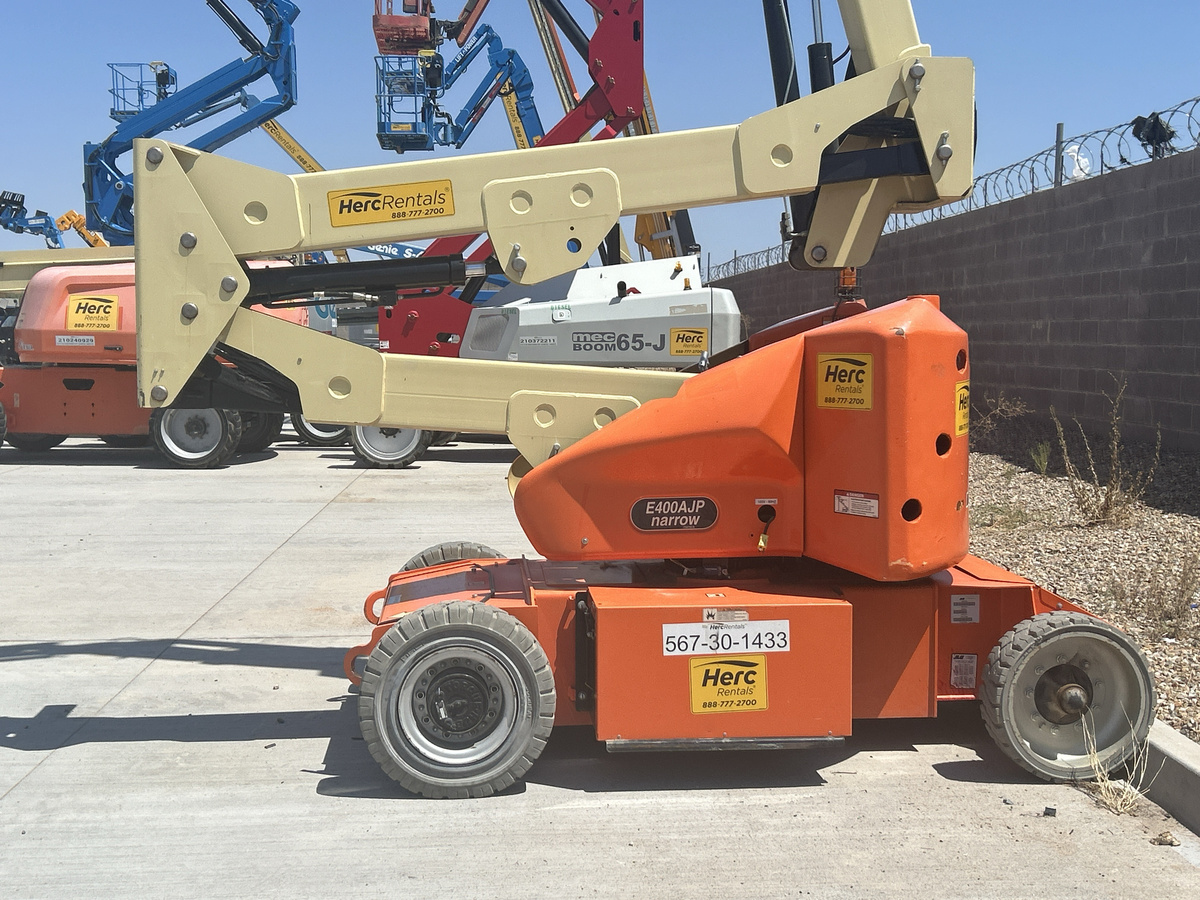 2018 JLG E400AJPN-2