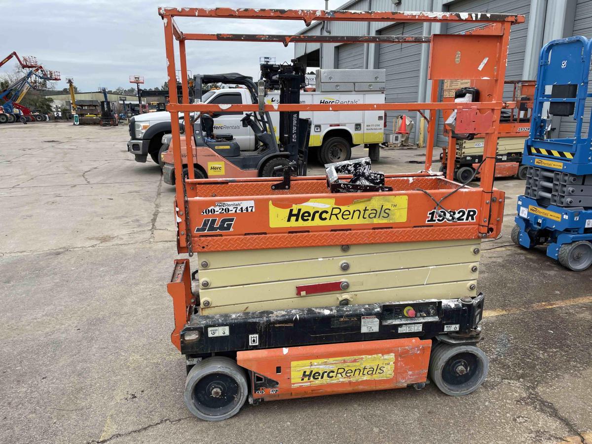 2018 JLG 1932R