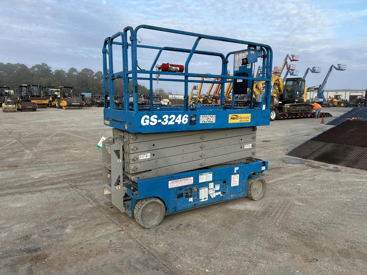 2018 Genie GS-3246