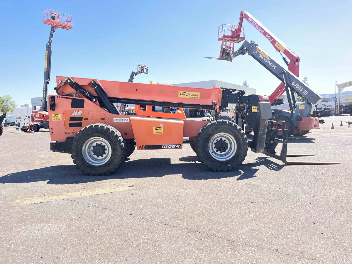 2017 SkyTrak 10054