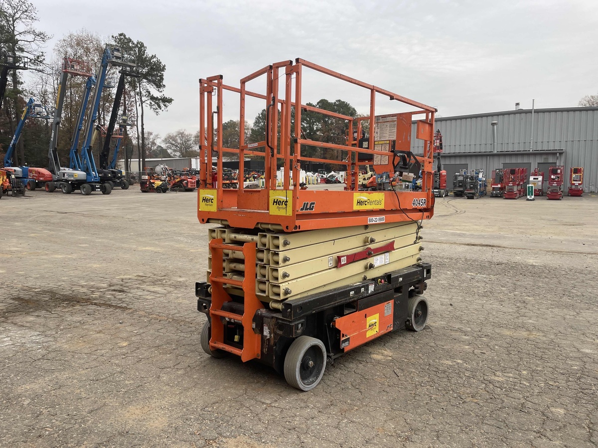 2018 JLG 4045R-2