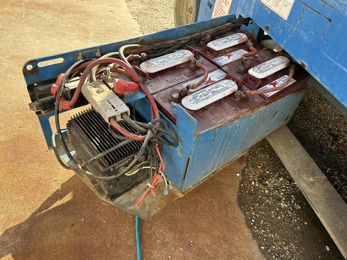 2016 Genie GS-3246-8
