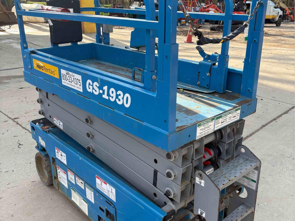 2018 Genie GS-1930