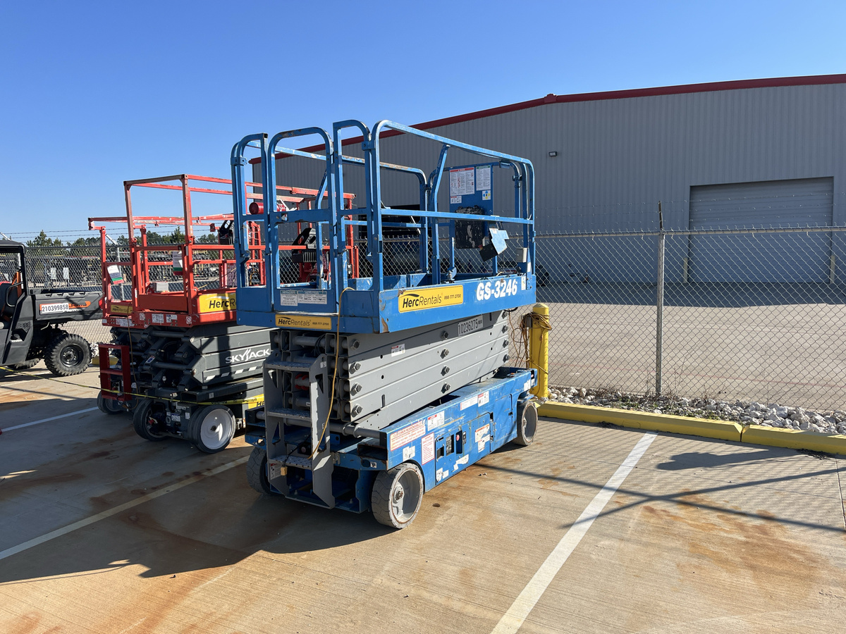 2018 Genie GS-3246-3