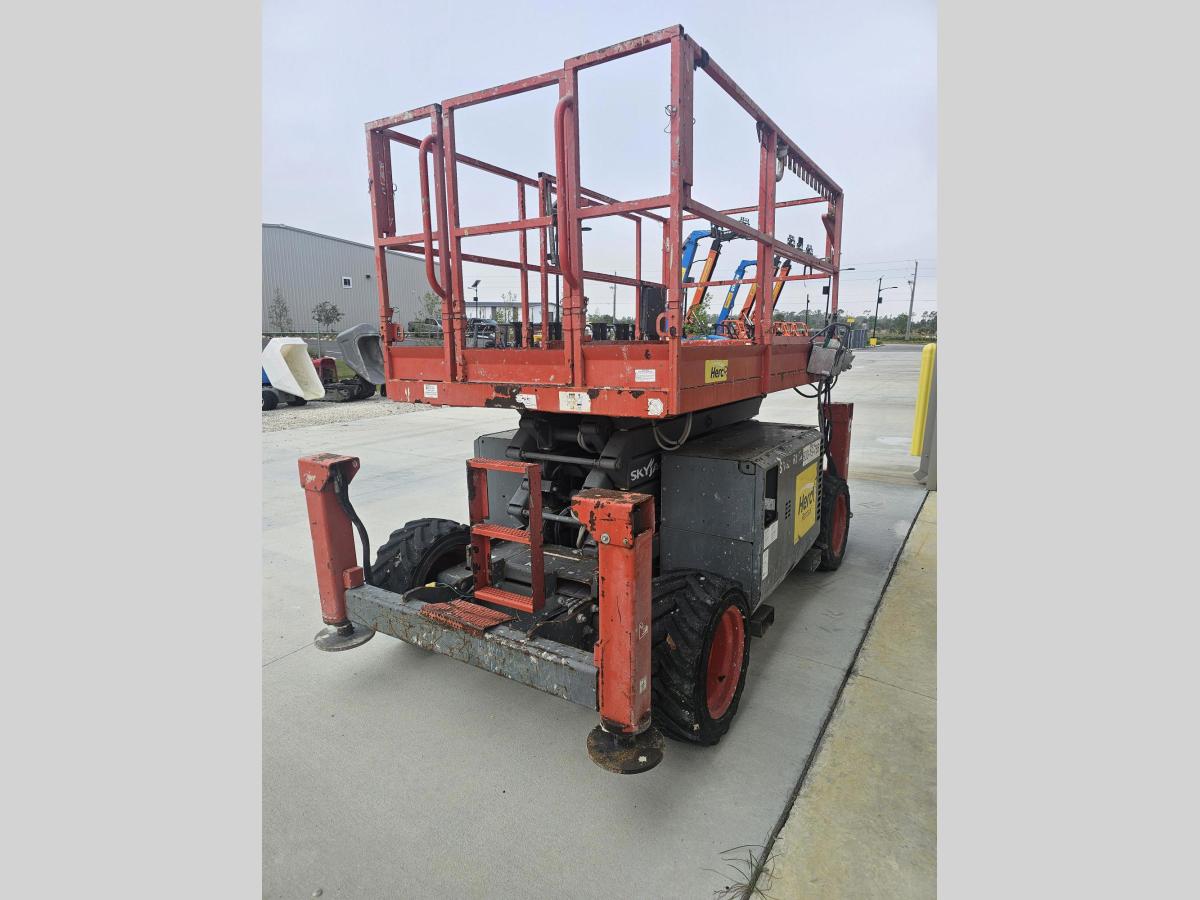 2018 Skyjack SJ-6832RT