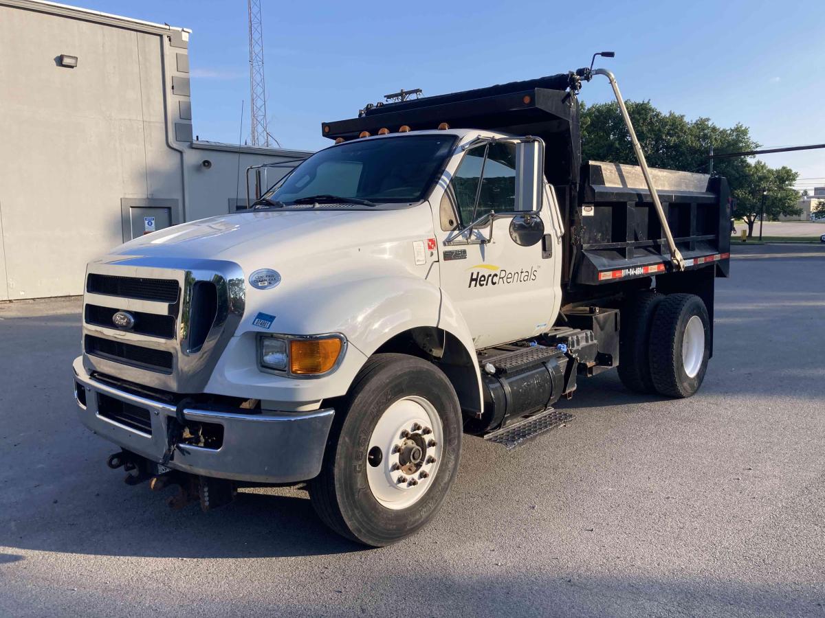 2015 Ford F750-1