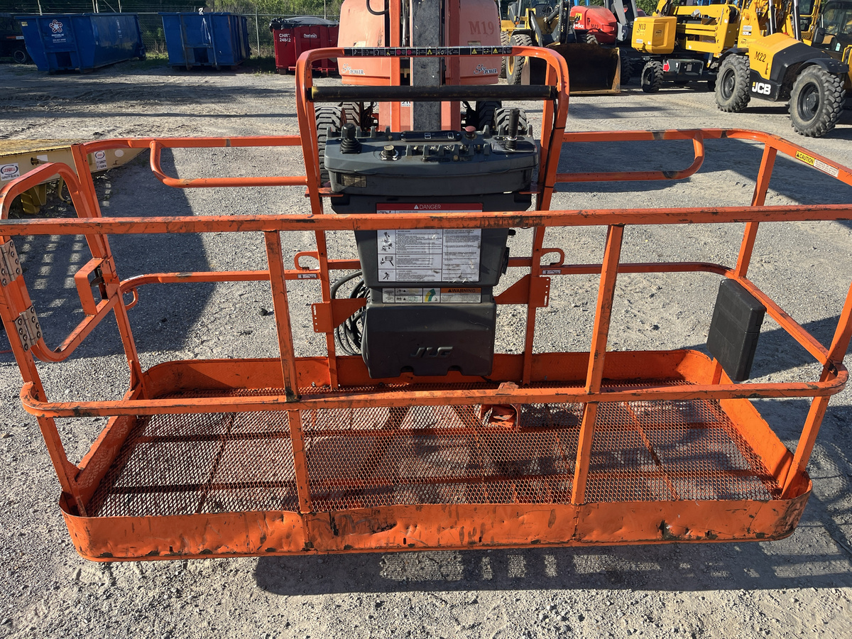 2018 JLG 660SJ-12
