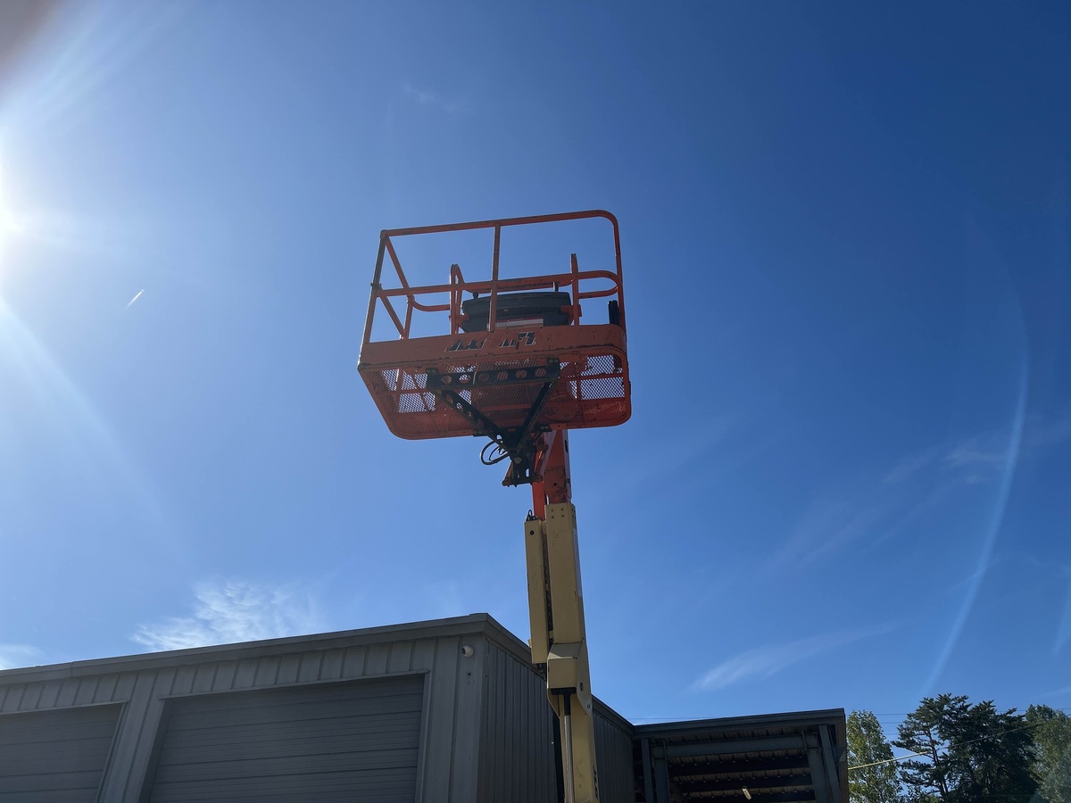 2016 JLG E450AJ-5