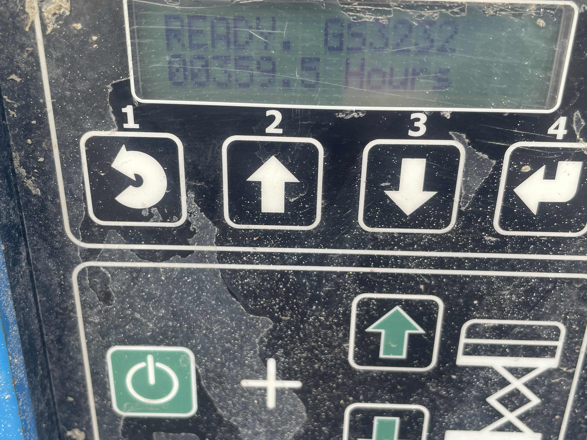 2017 Genie GS-3232-8