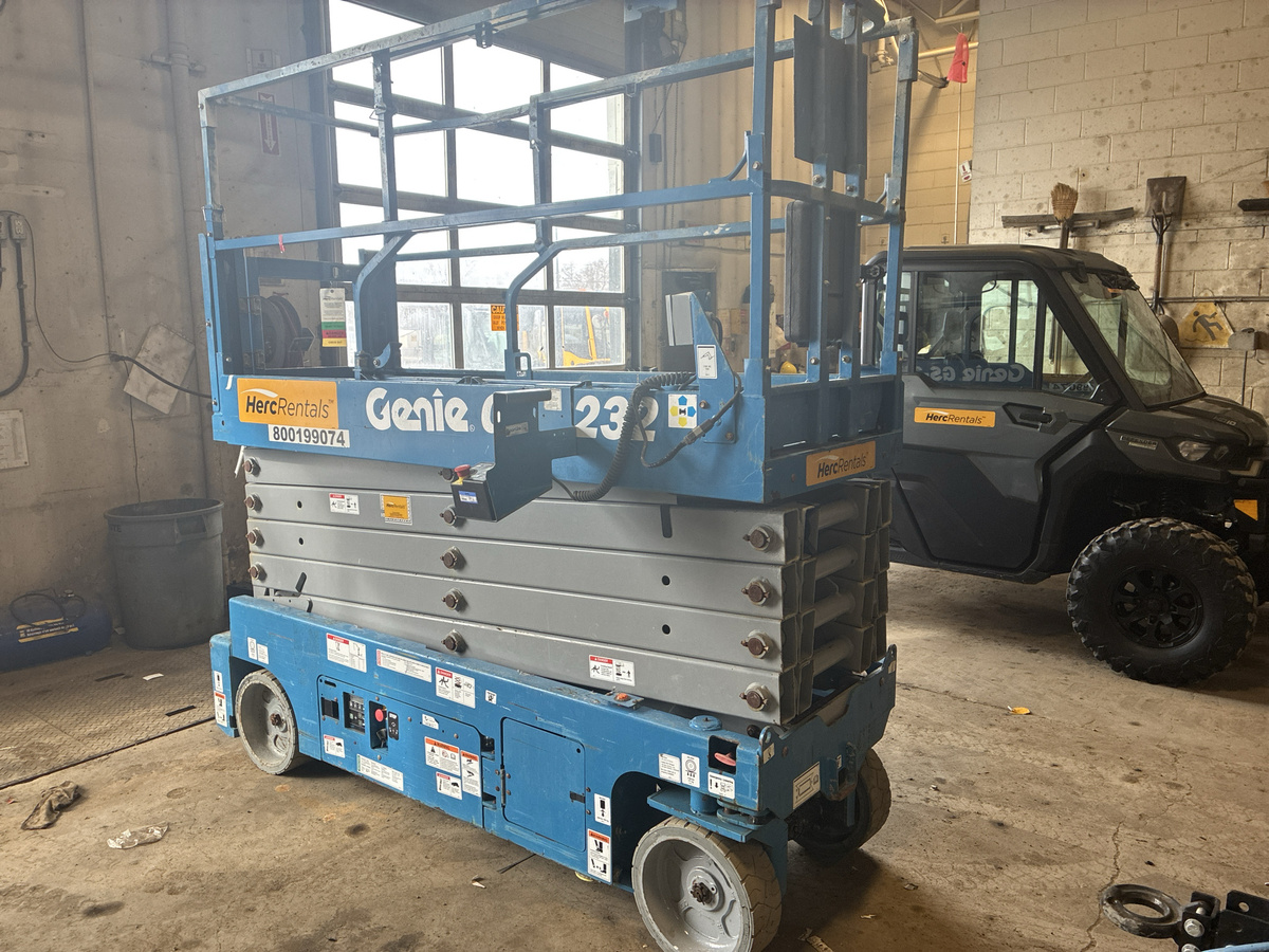 2018 Genie GS-3232-4
