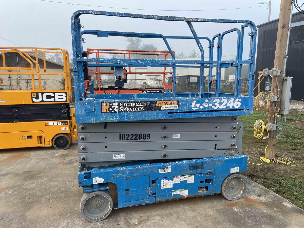 2017 Genie GS-3246