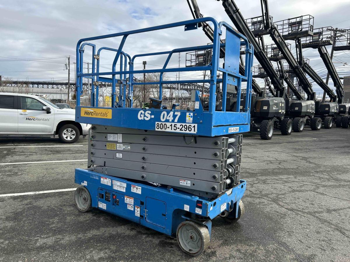 2017 Genie GS-4047
