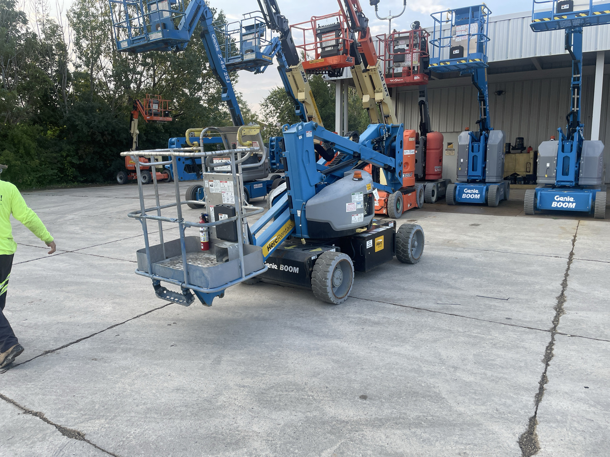 2018 Genie Z-33/18