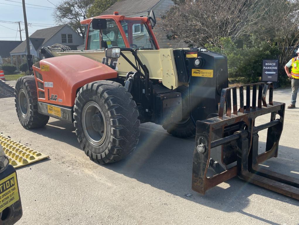 2018 JLG 1644