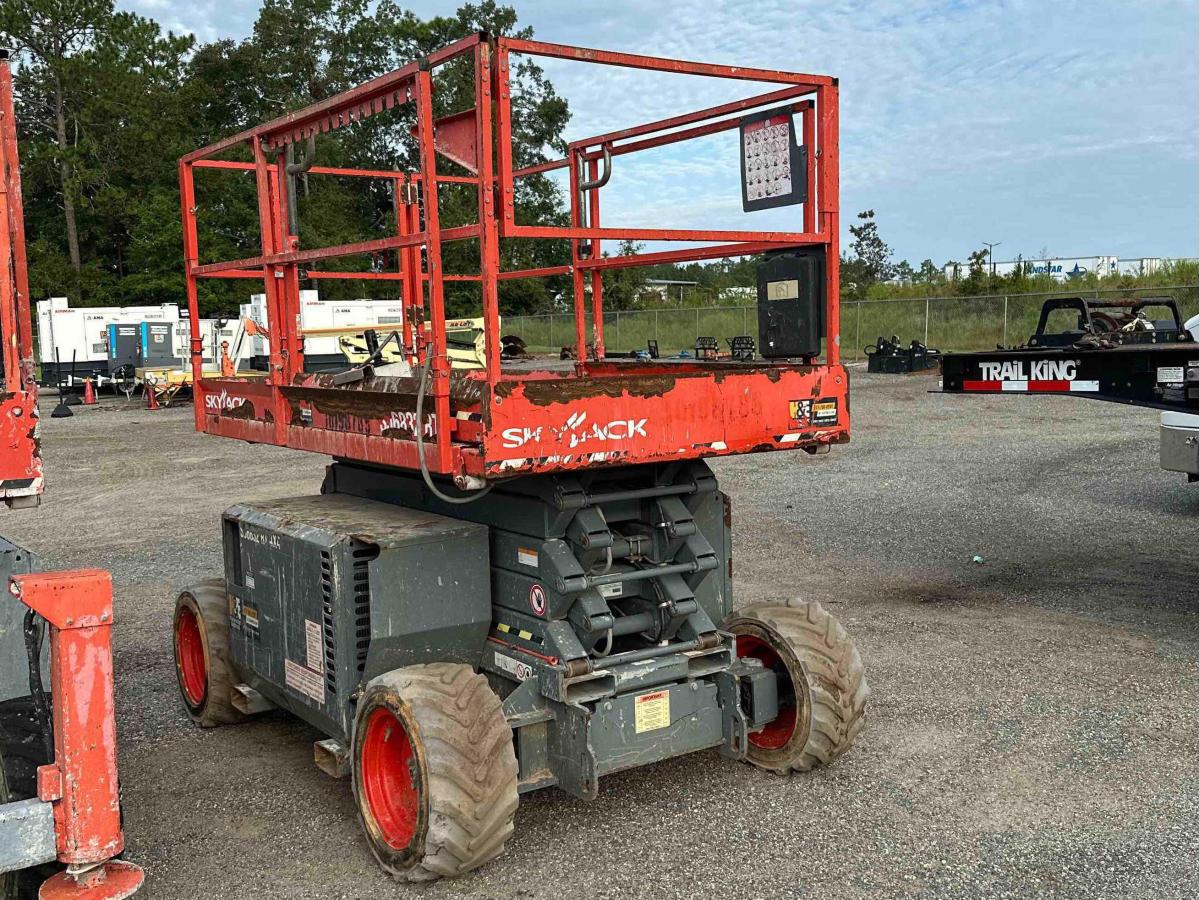 2016 Skyjack SJ-6832RT