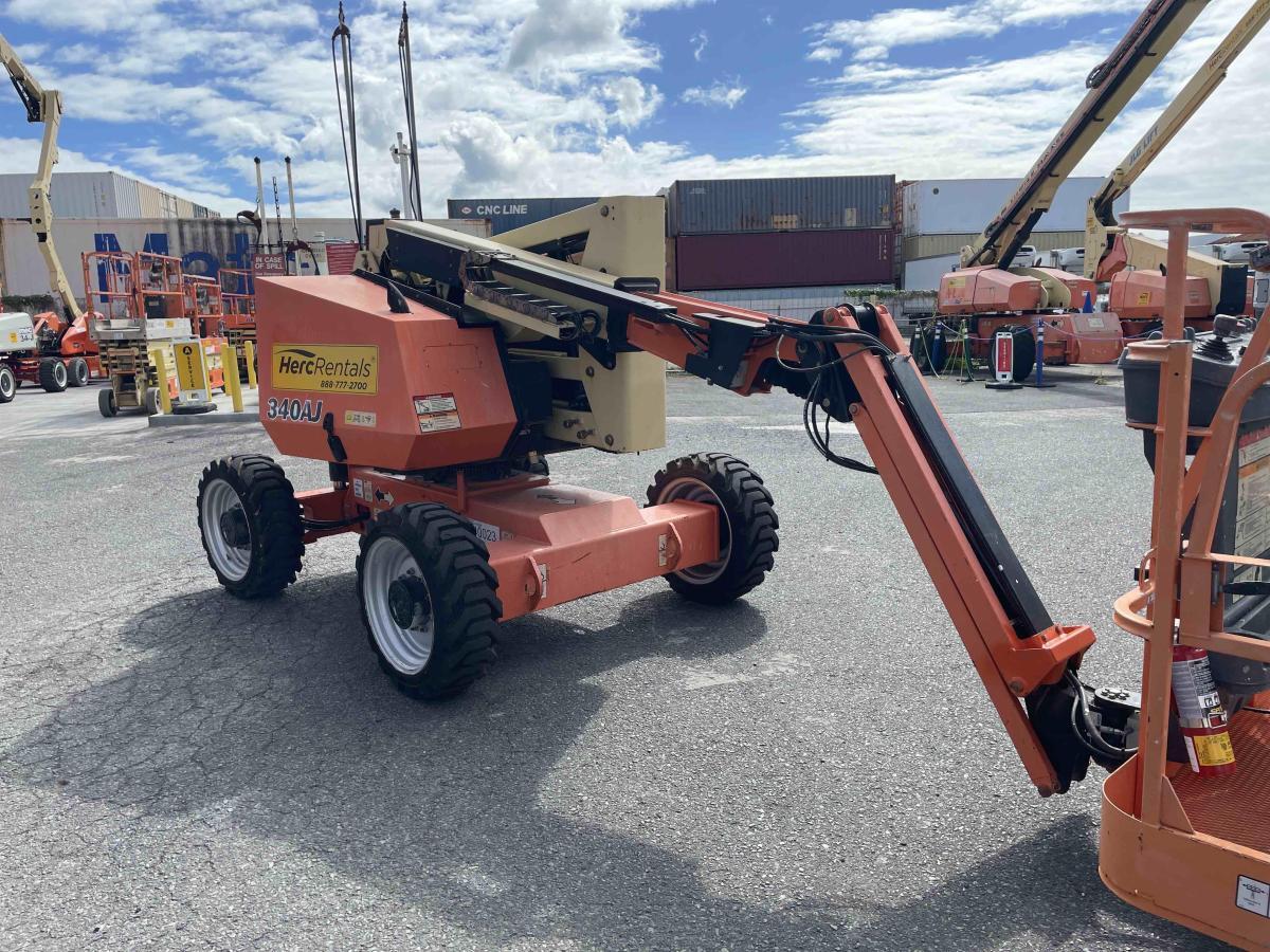 2017 JLG 340AJ-13