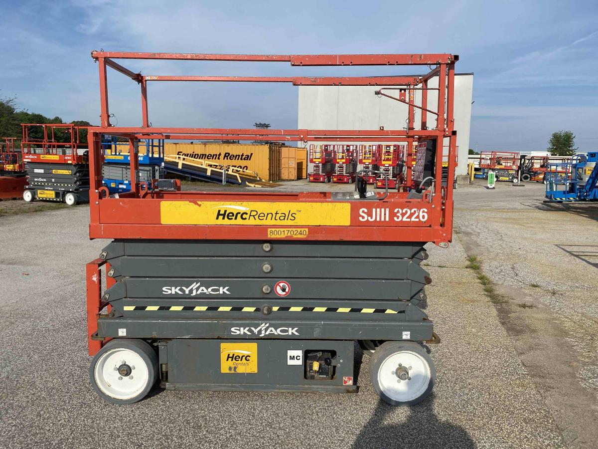 2017 Skyjack SJ3226