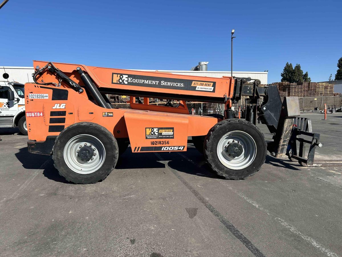 2017 SkyTrak 10054