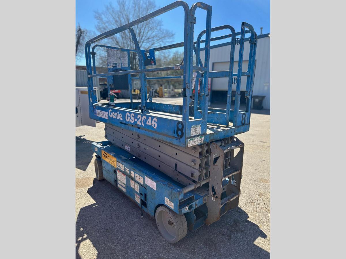 2012 Genie GS-2646