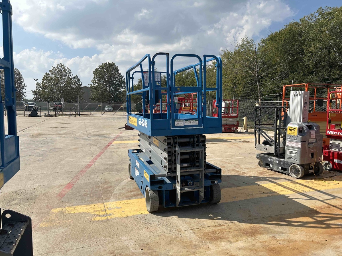 2018 Genie GS-3246-4