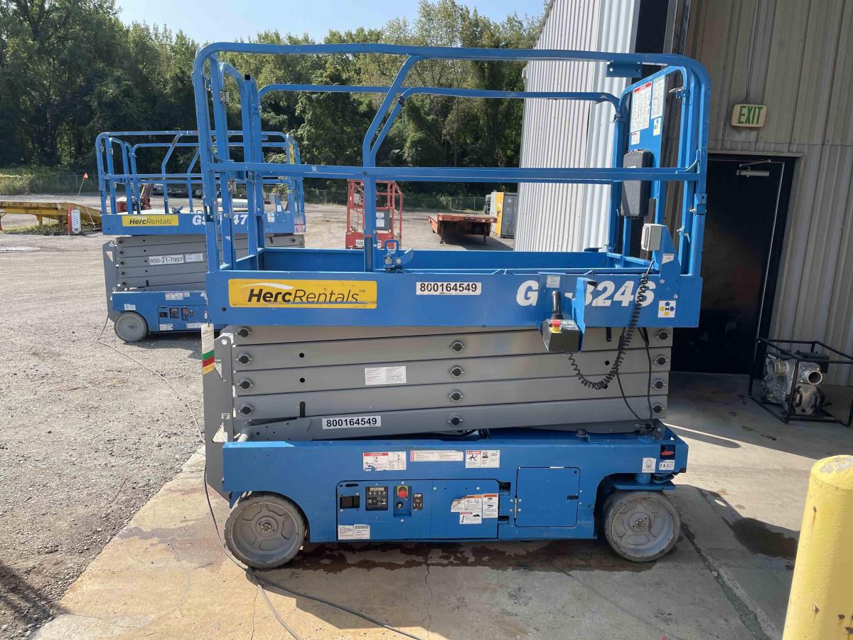 2017 Genie GS-3246