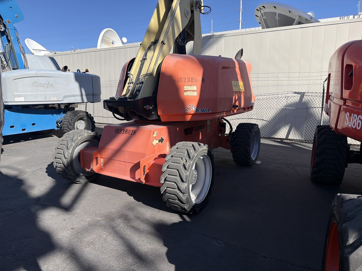2018 JLG 660SJ