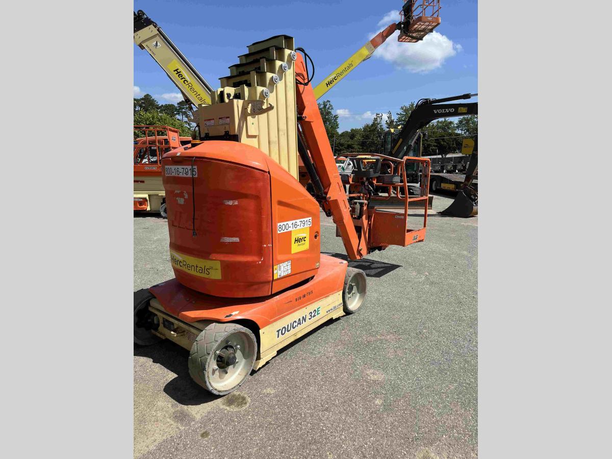 2017 JLG Toucan 32E-4