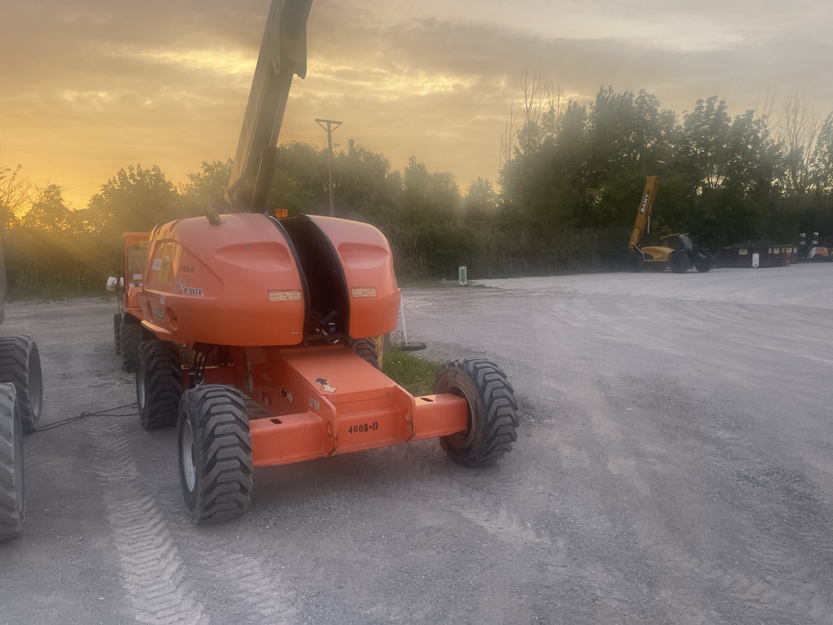 2019 JLG 400S-3