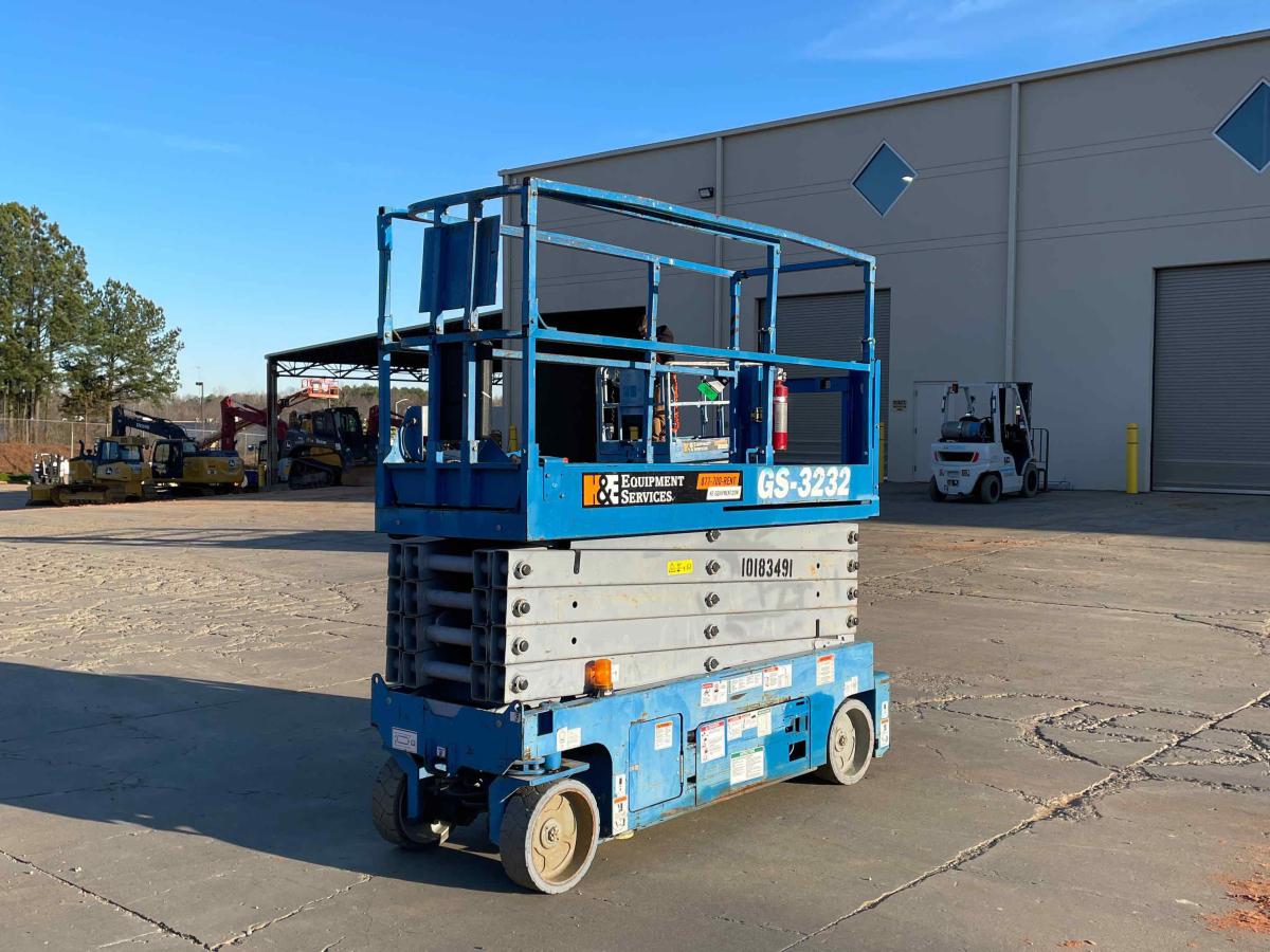 2016 Genie GS-3232