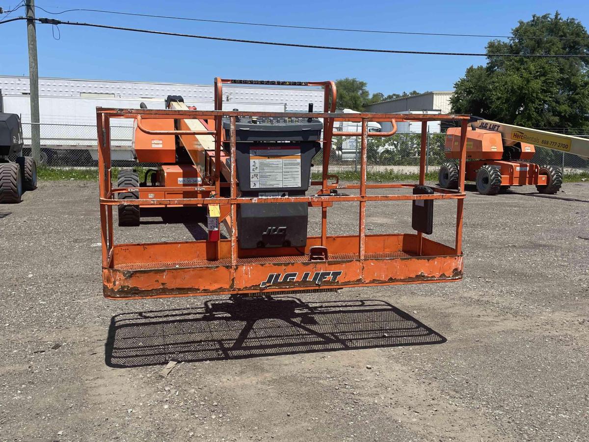 2016 JLG 660SJ