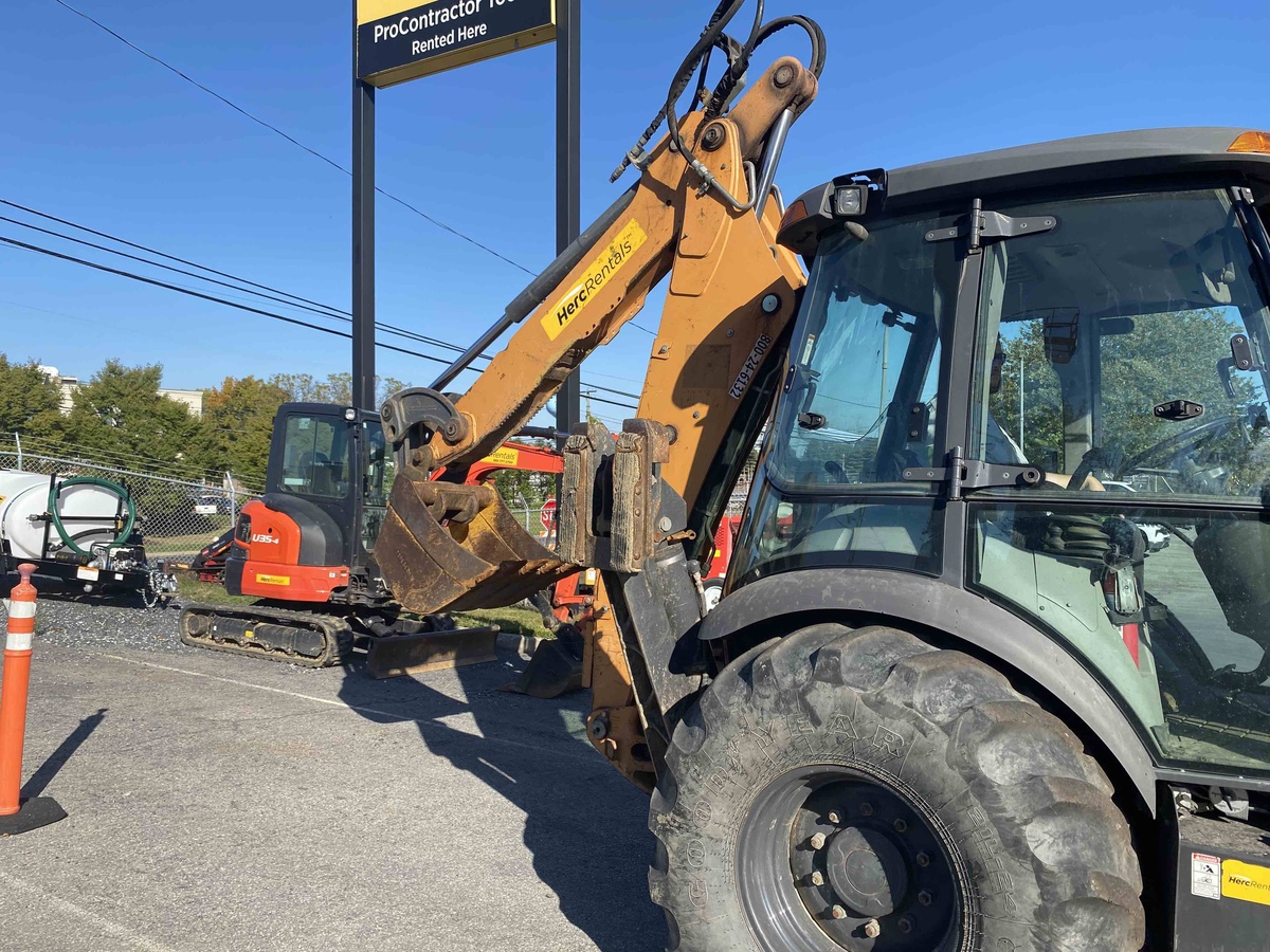 2019 Case 590SN-4