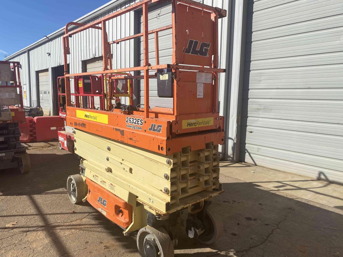 2016 JLG 2632ES