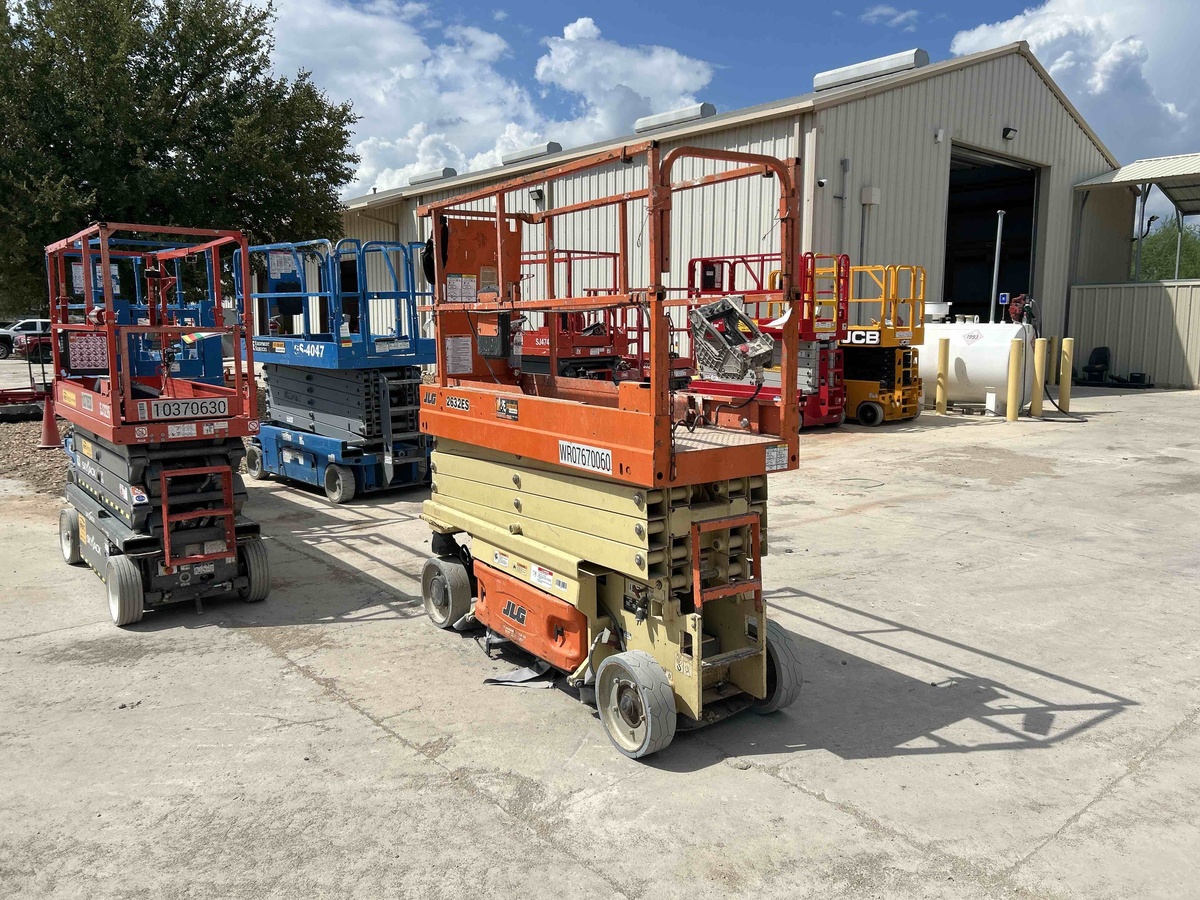 2017 JLG 2632ES-6