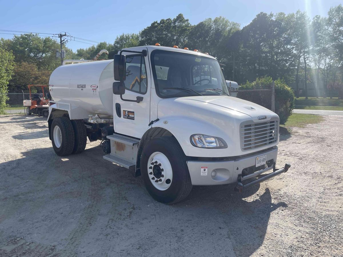 2019 Freightliner M2106