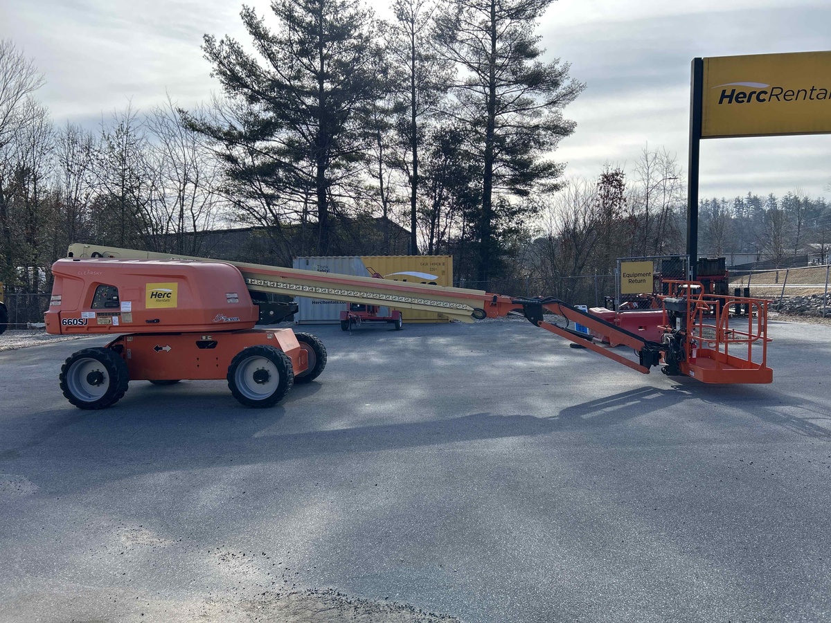 2018 JLG 660SJ-2