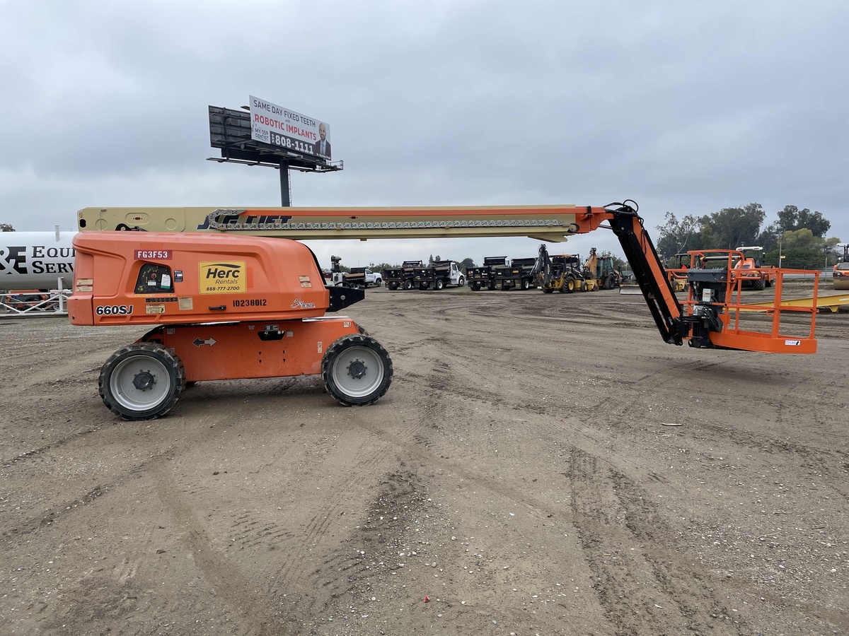 2018 JLG 660SJ
