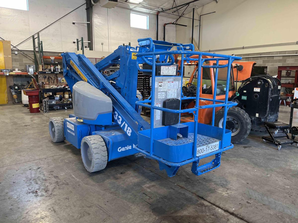 2017 Genie Z-33/18