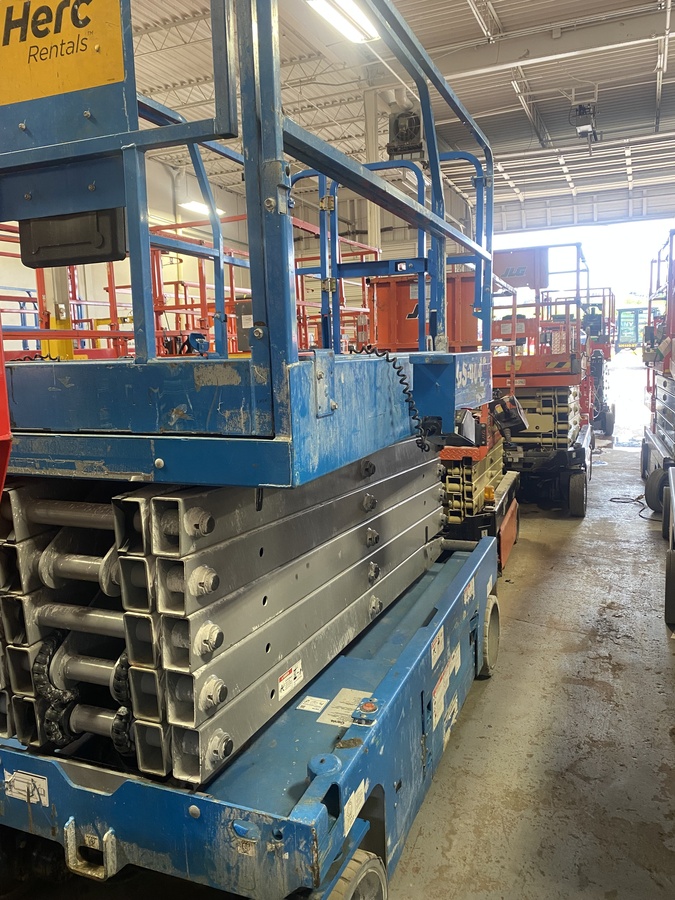2019 Genie GS-4047