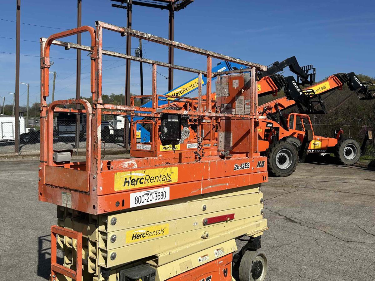 2018 JLG 2632ES