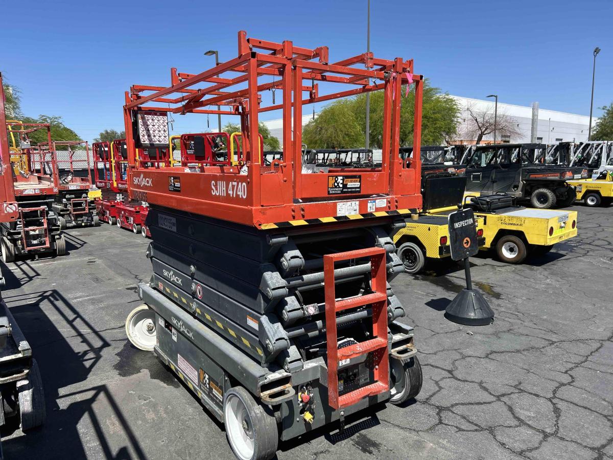 2018 Skyjack SJ4740