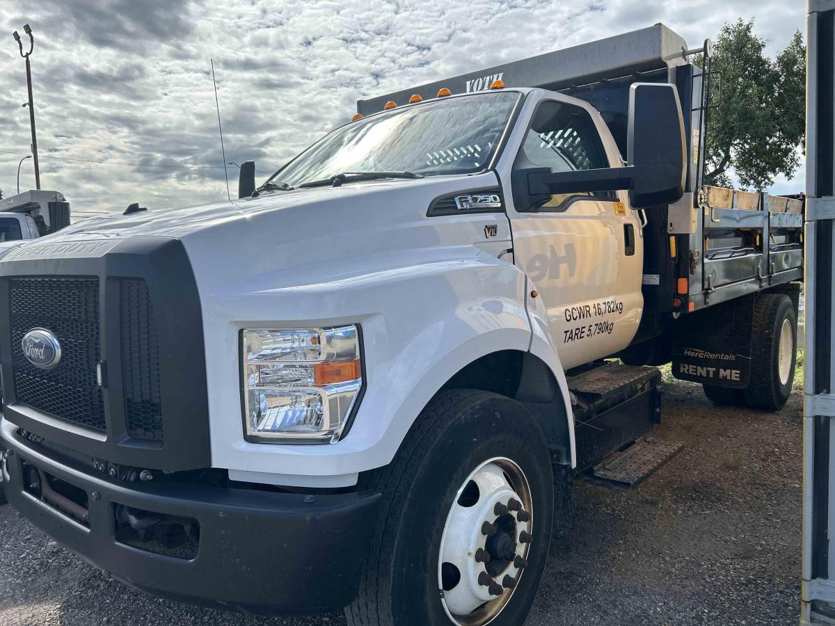 2018 Ford F750-2